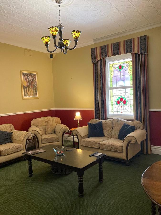 Avon Terrace Guest House ヨーク エクステリア 写真